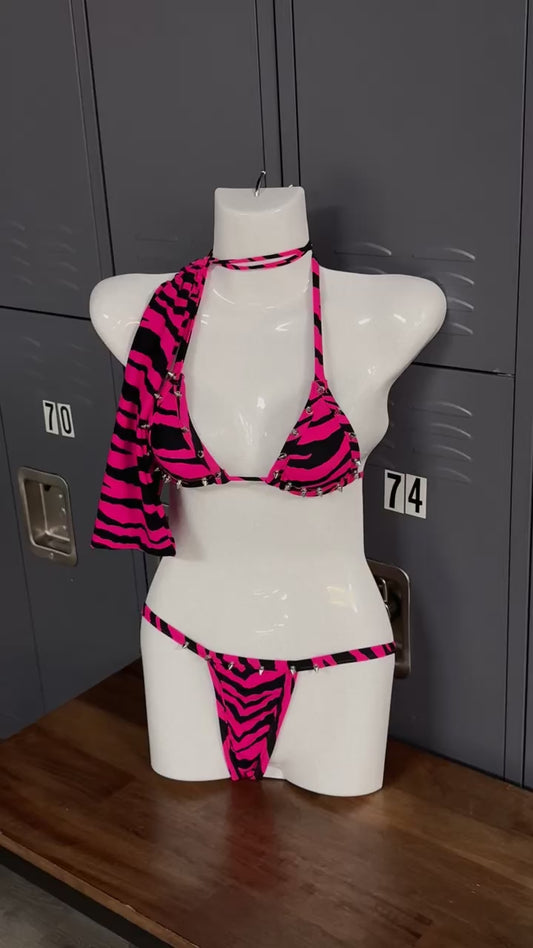 Zebra spiked outfit+money bag